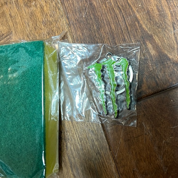 Monster energy metal key chain - Picture 2 of 2